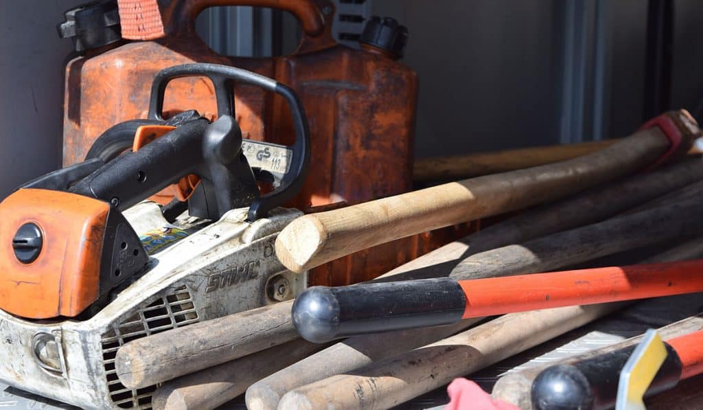 How to Troubleshoot Common Malfunctions in Chainsaws BackyardGadget